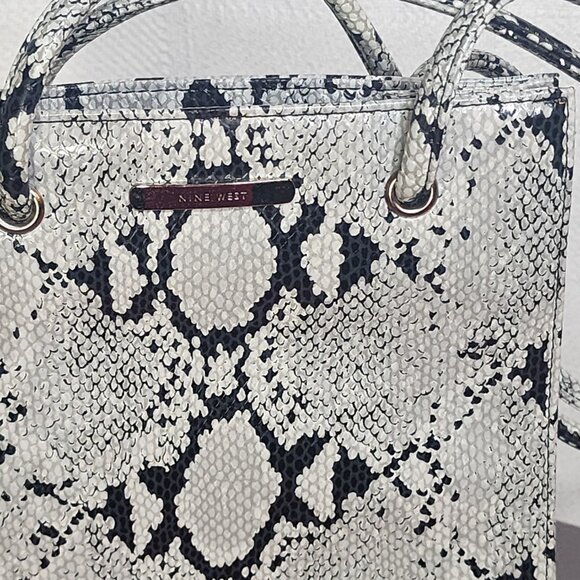 Nine West Vintage Faux Grey Black Snakeskin Bucket Bag with Matching Coin Purse - Picture 12 of 16